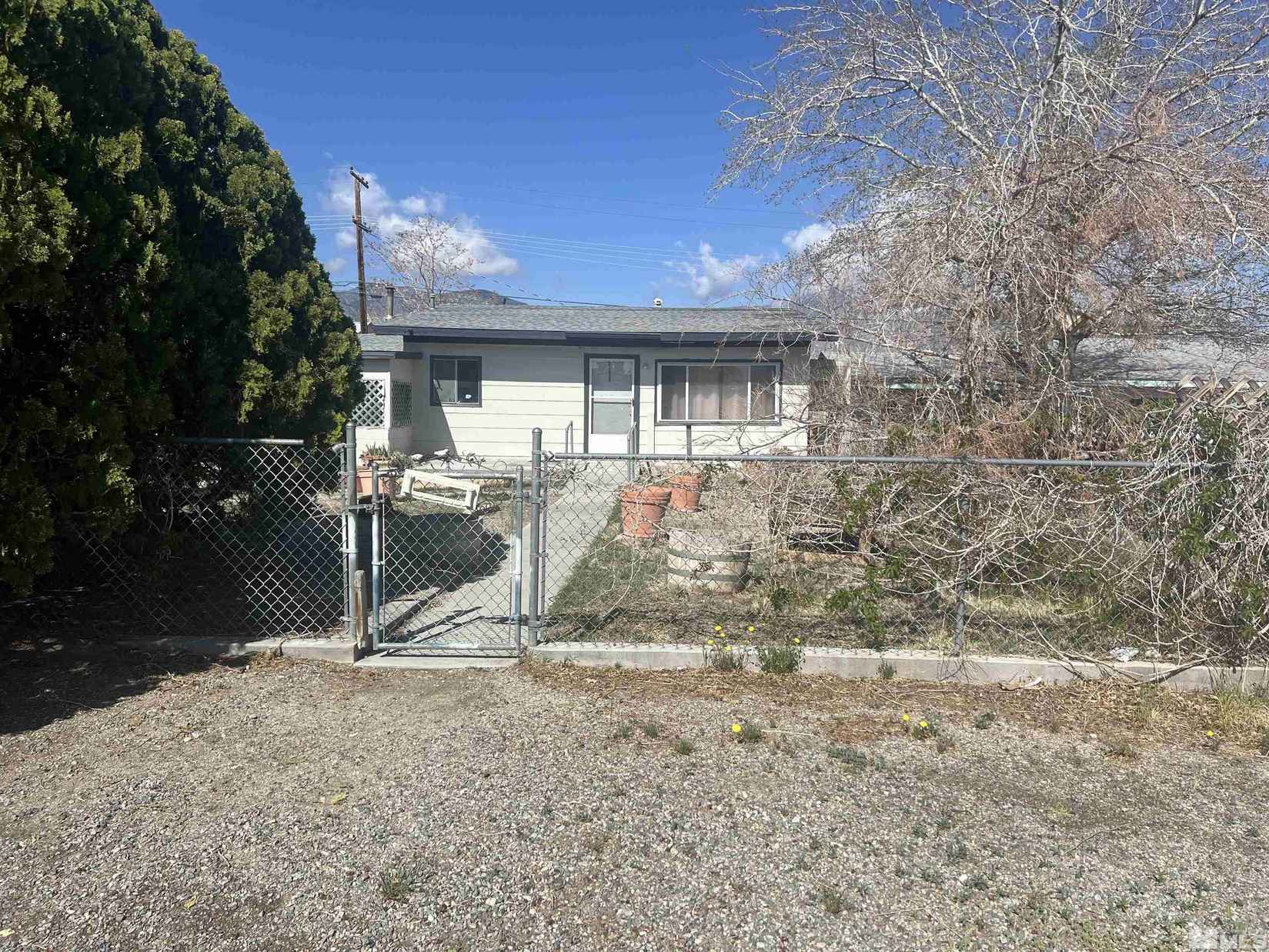 921 I St  
