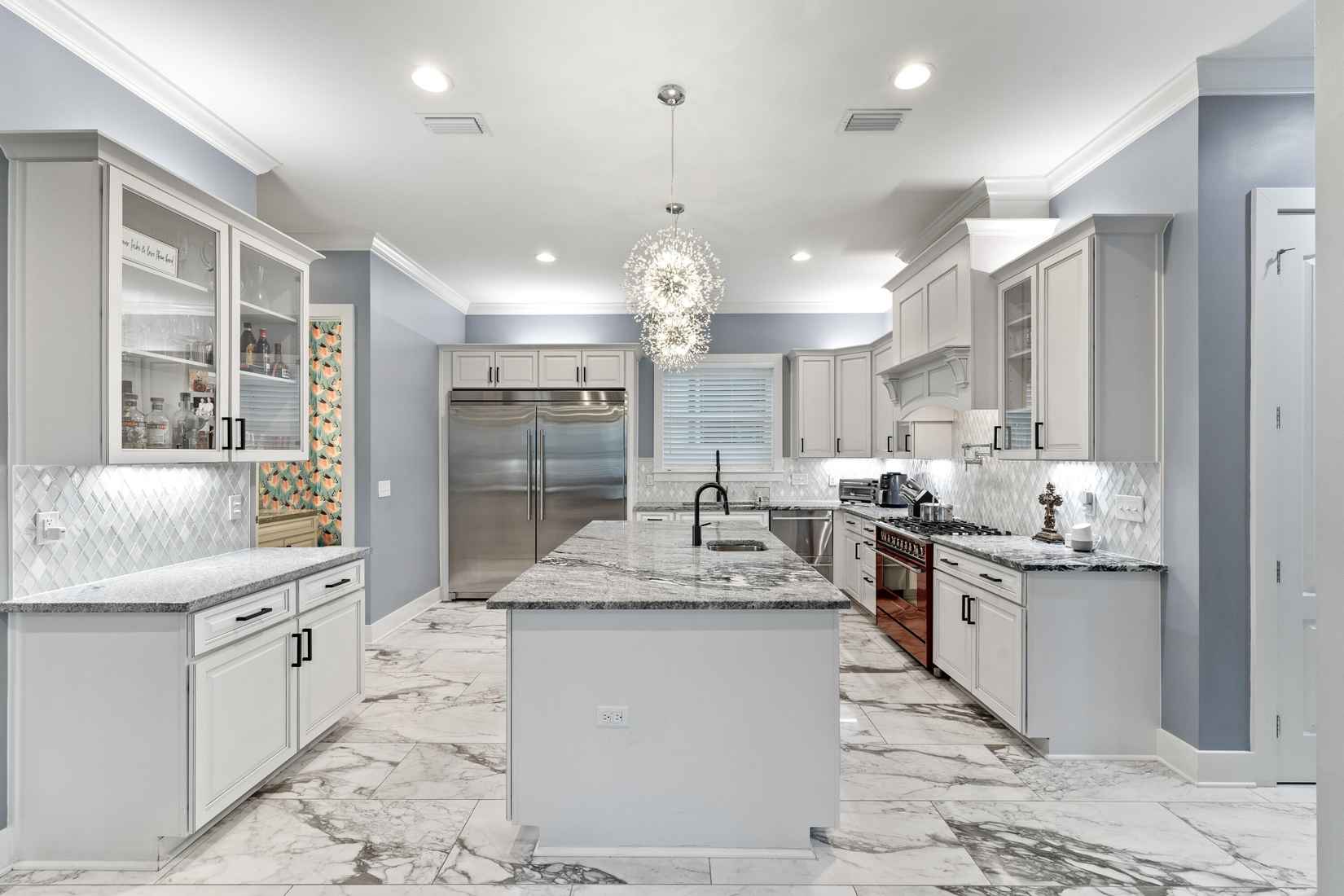 228 Inverrary Dr  