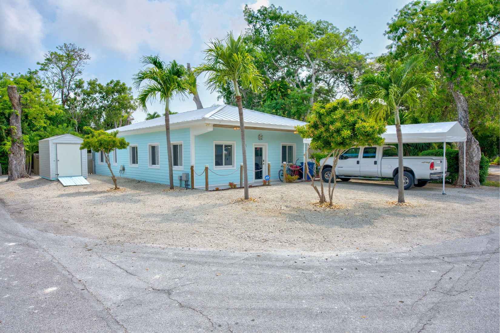 101 Poinsetta Dr  