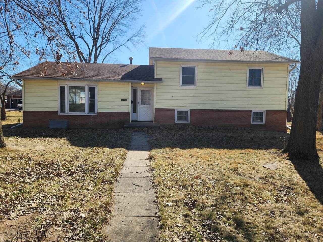 800 Iroquois Dr  
