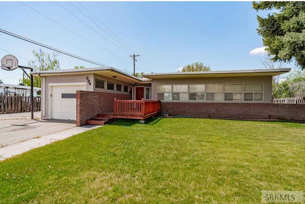 394 Edwards Ave  