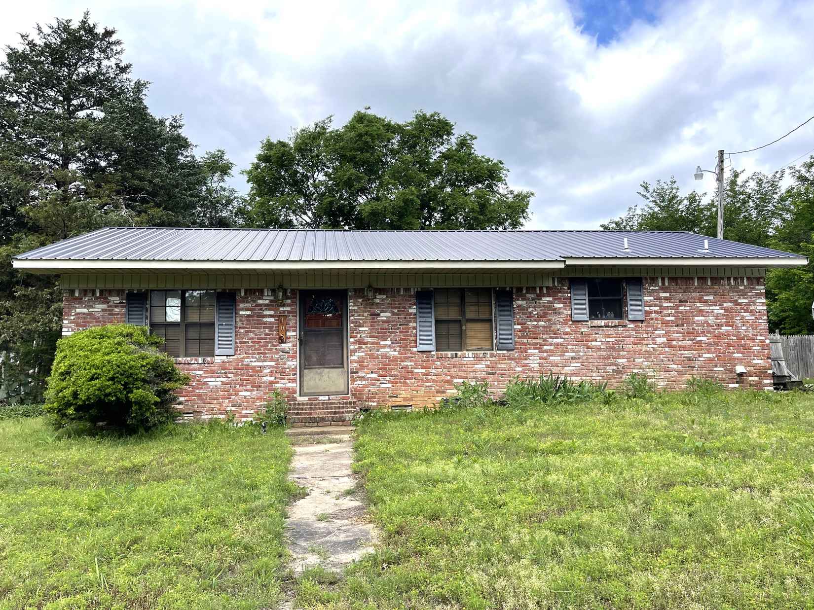 105 Greyhound Cir  