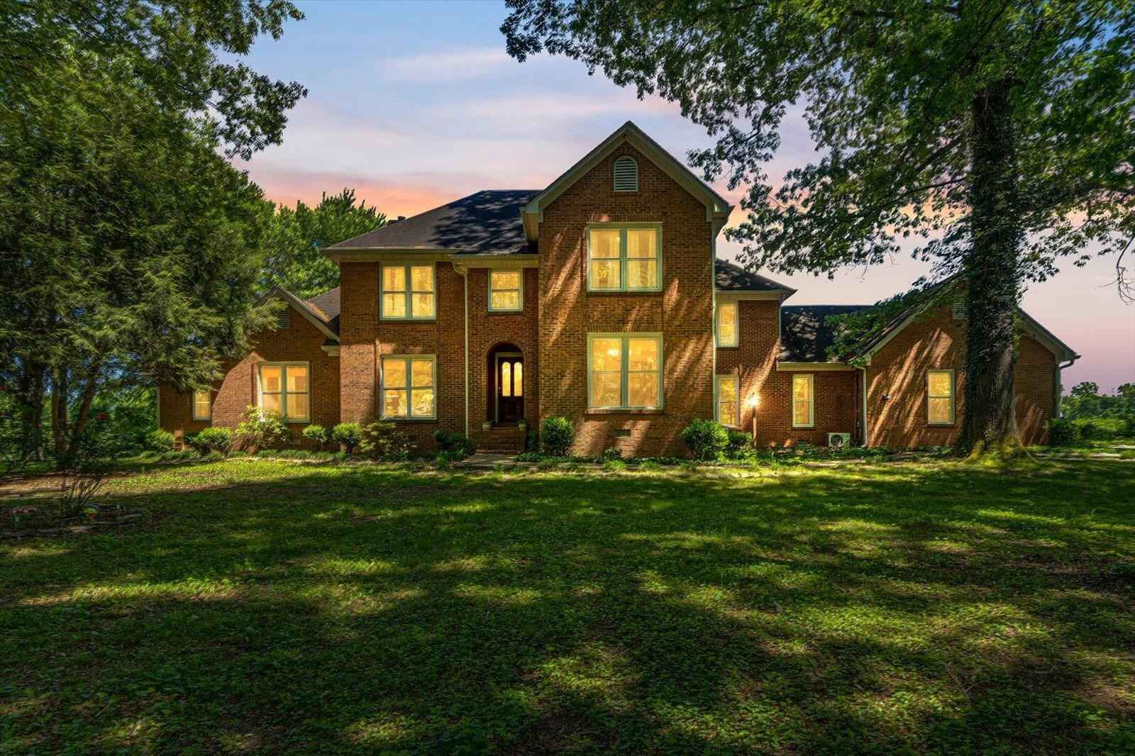 300 SE Marshall Ln SE  
