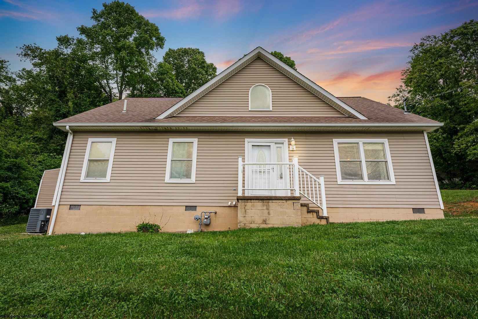 1457 Parkside Dr  