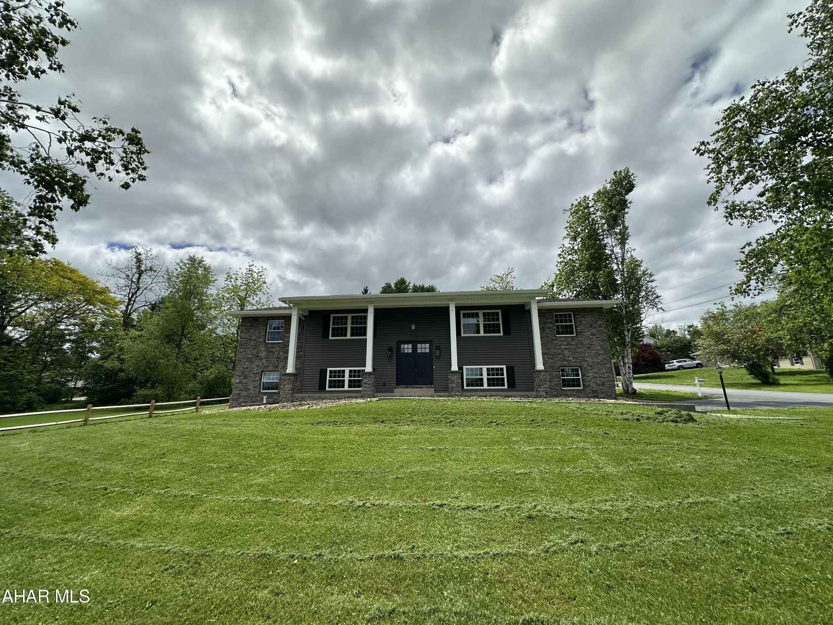 238 Peters Dr  