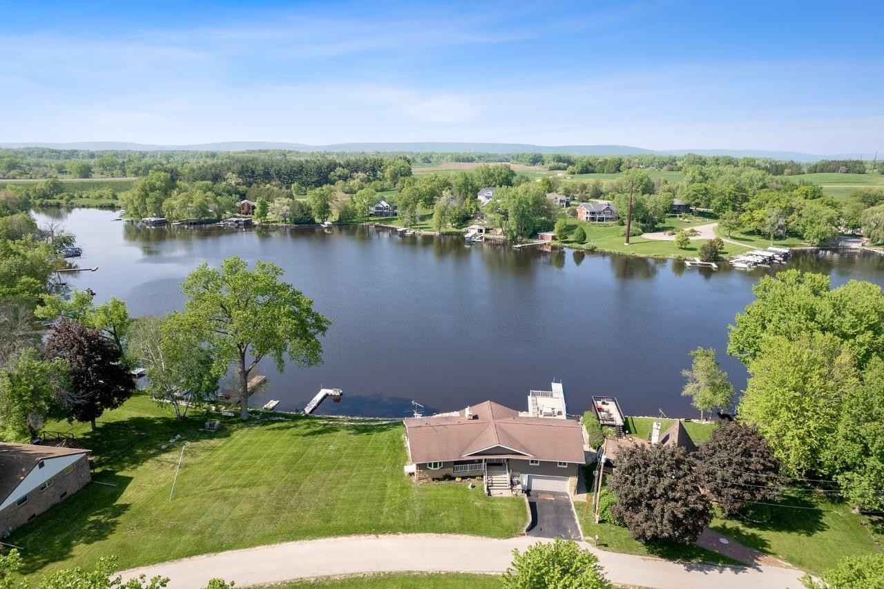 E12096 Grubers Grv Rd  