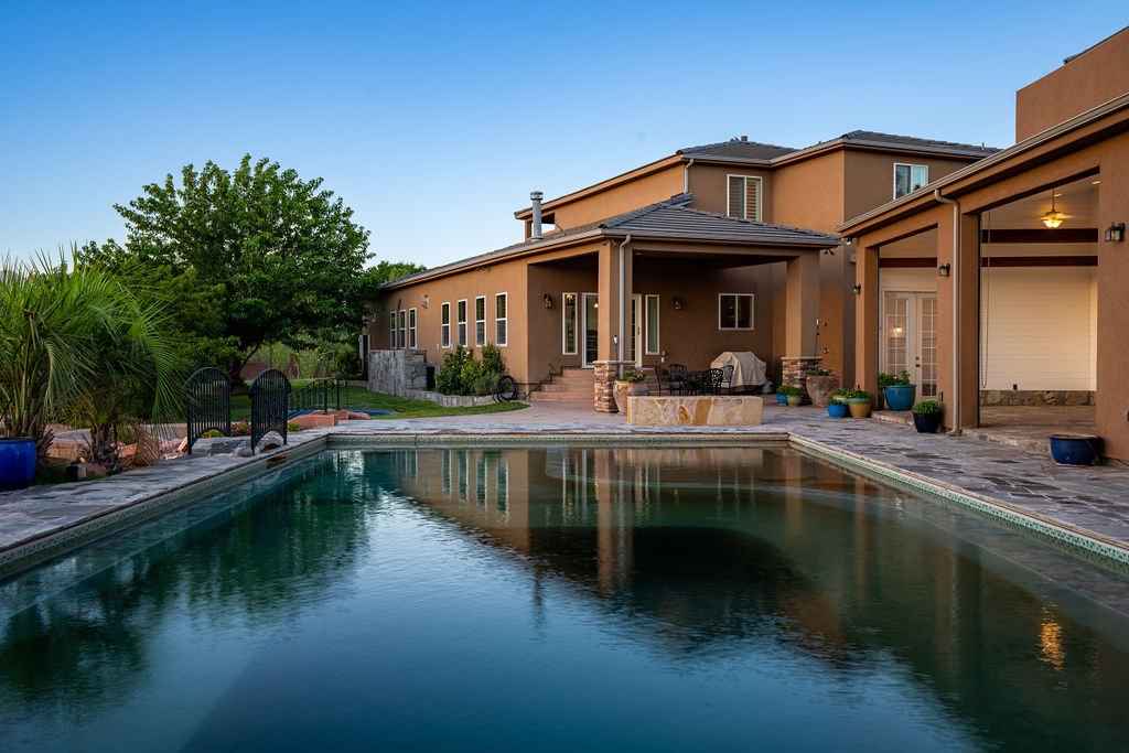 1021 W Churrea Dr  