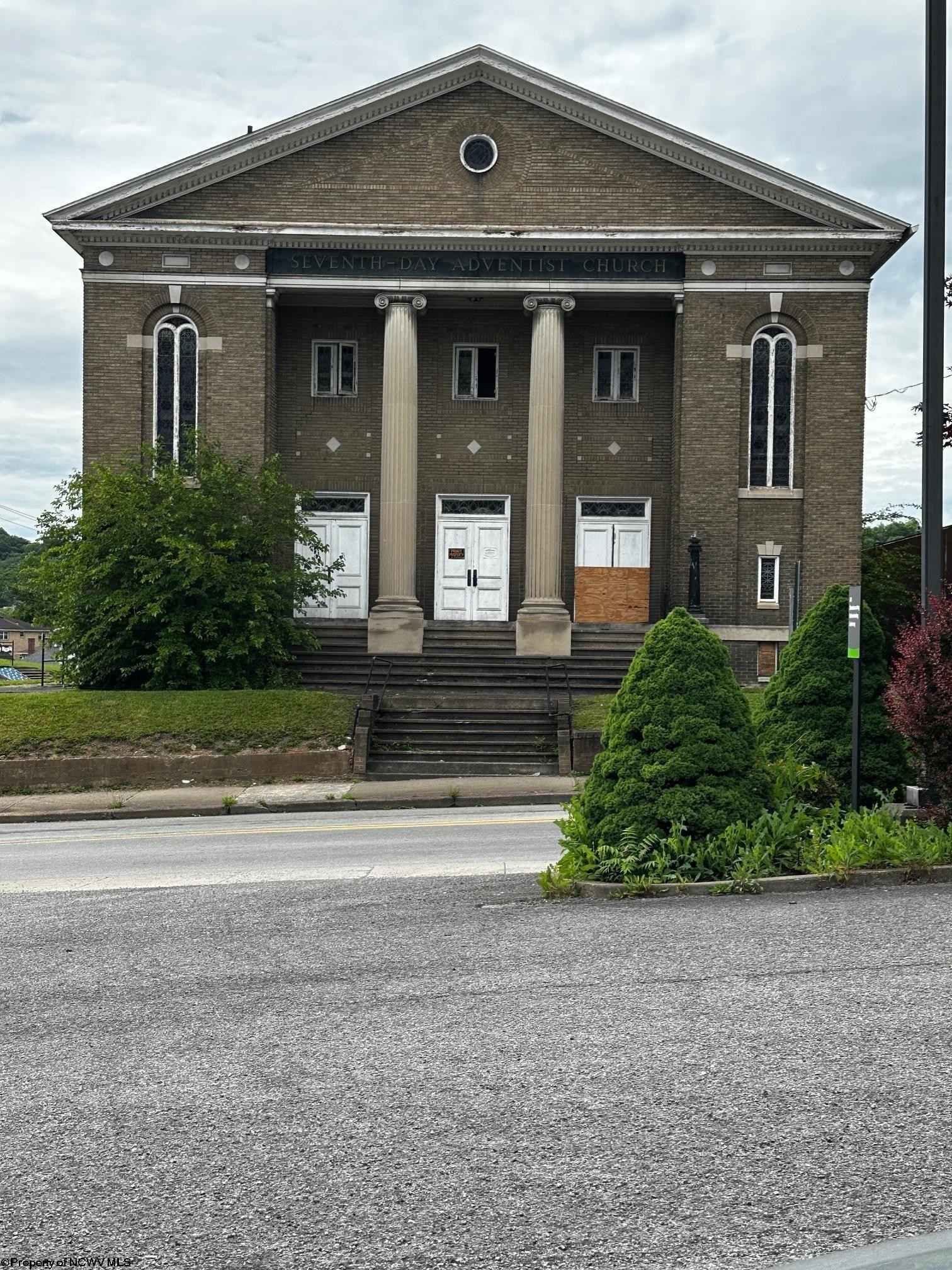 614 W Main St  