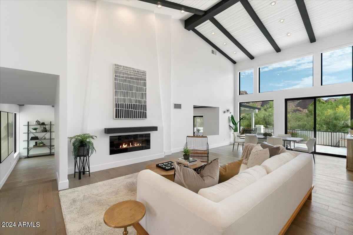 4514 E PEBBLE Rdg Rd  