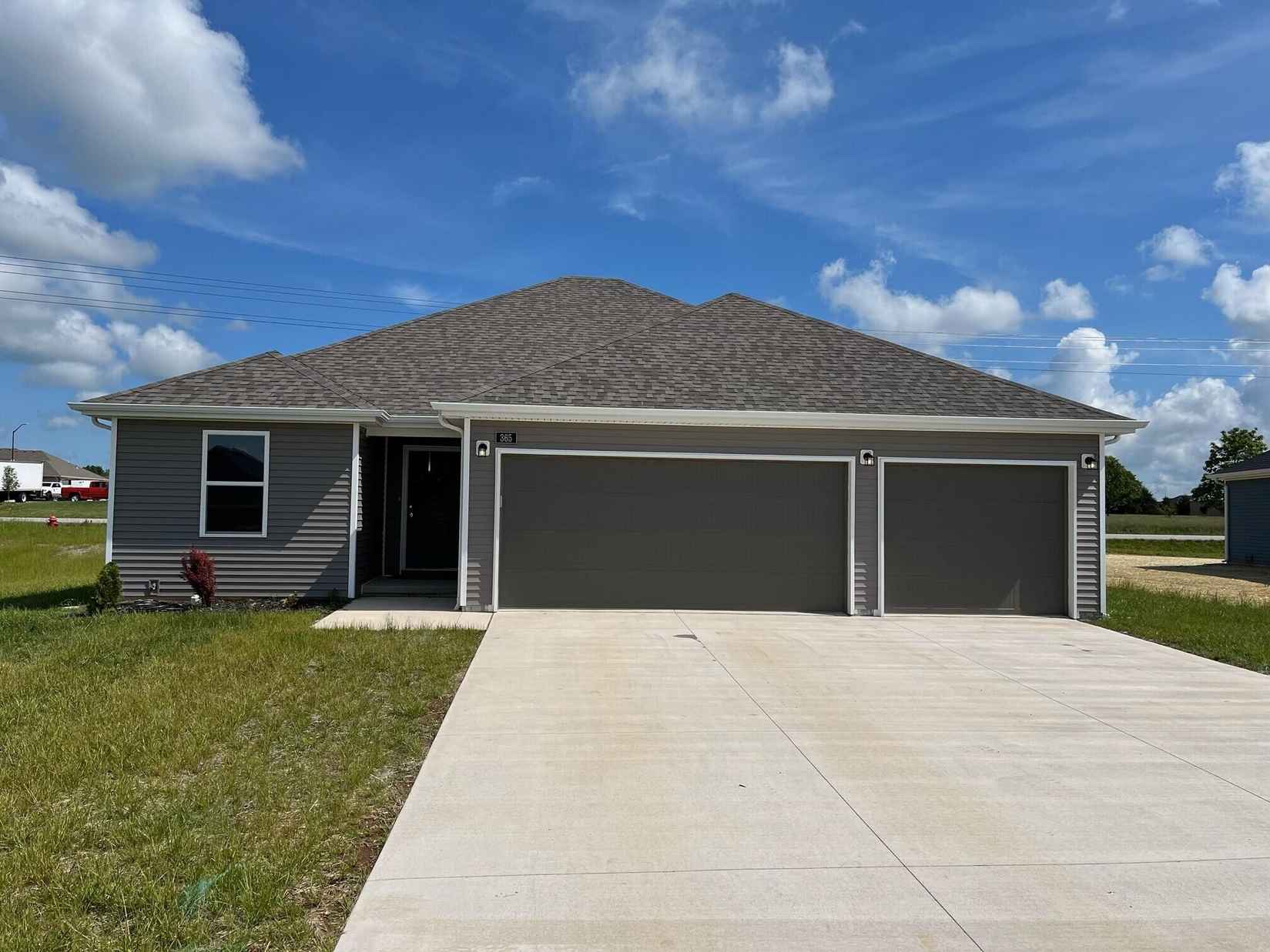 365 West Oak Lawn St  