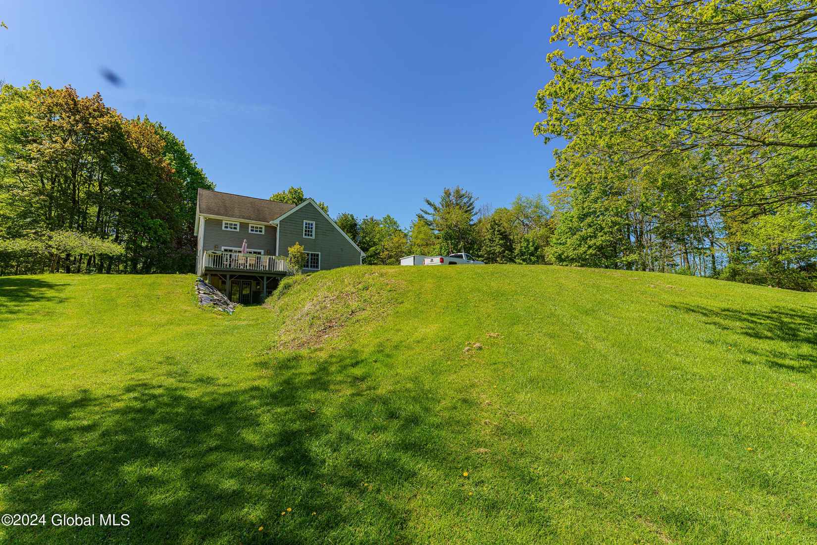 141 Beacon Hl Rd  