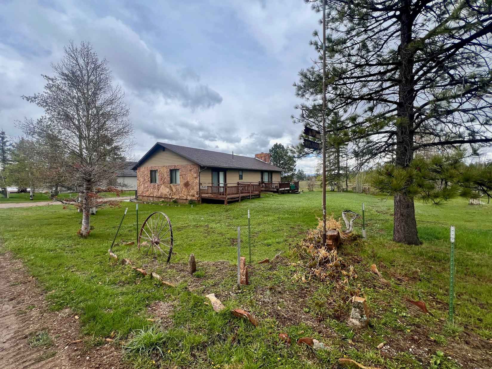 1500 E Pines Loop  