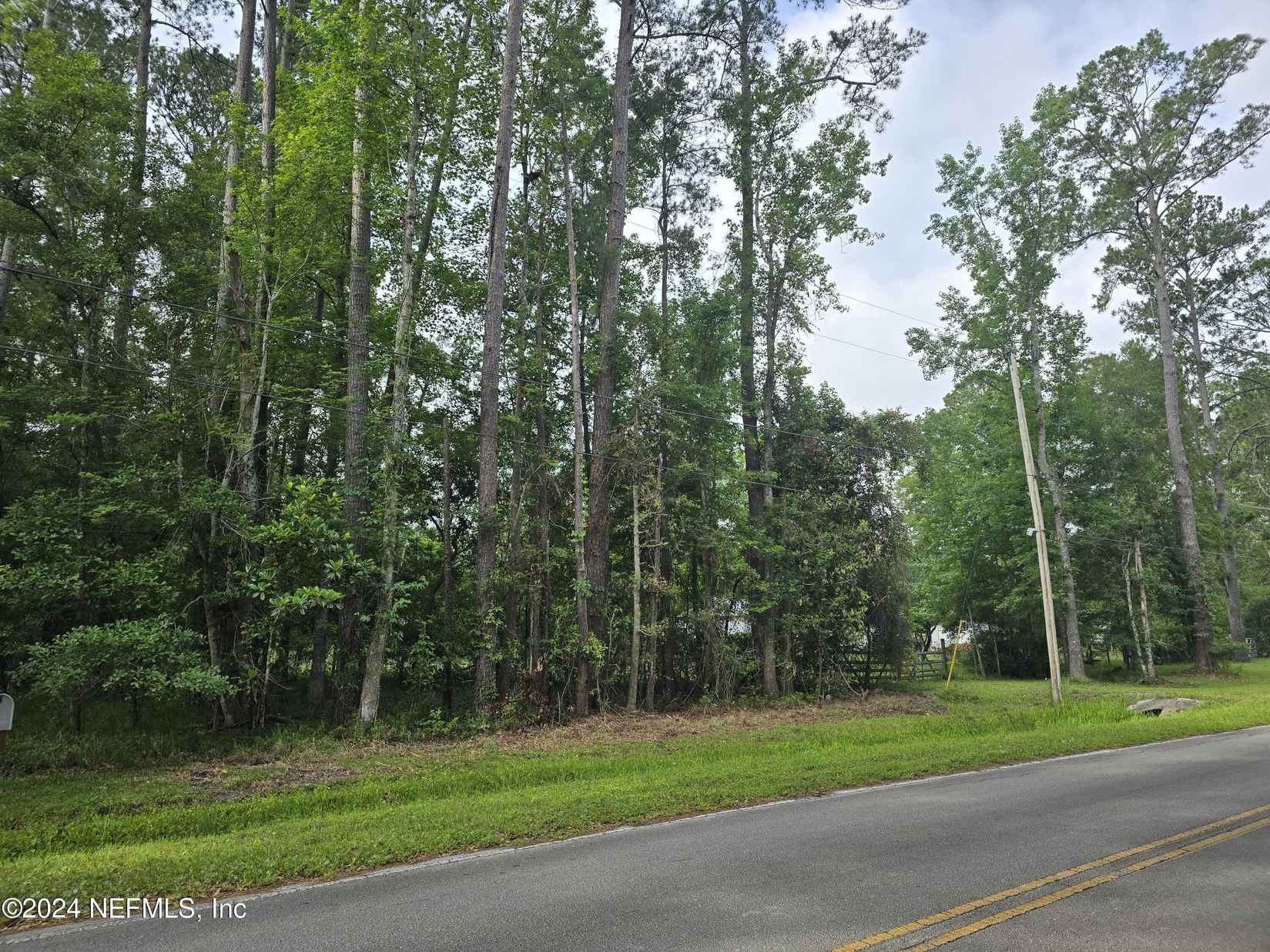4231 LAZY ACRES Rd  