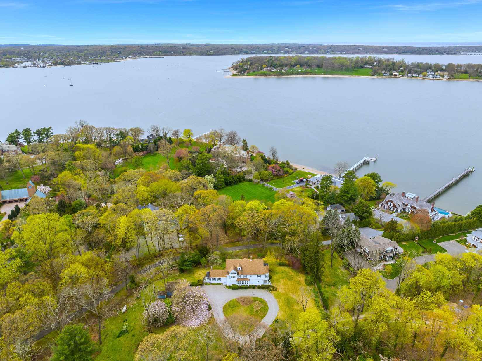 77 Cove Nck Rd  
