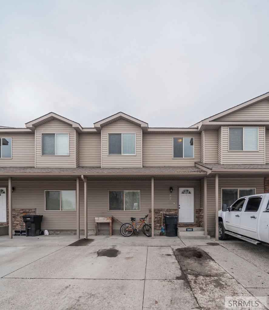 345 Lemmon Ln  