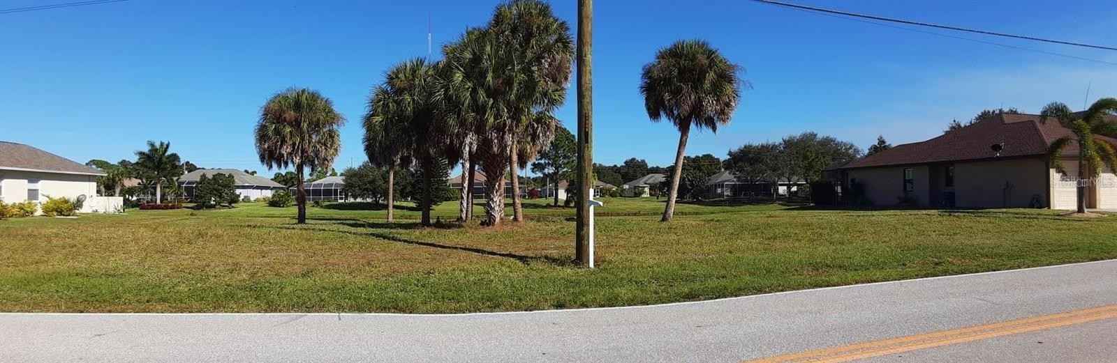 847 ROTONDA Cir  
