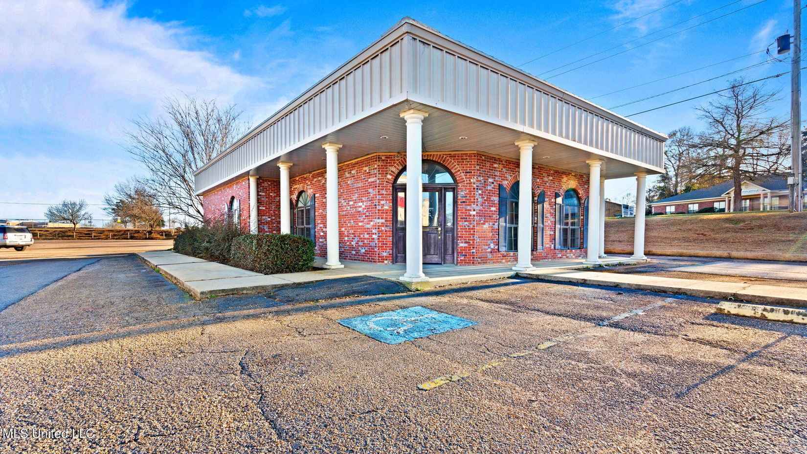 1251 S Main St  