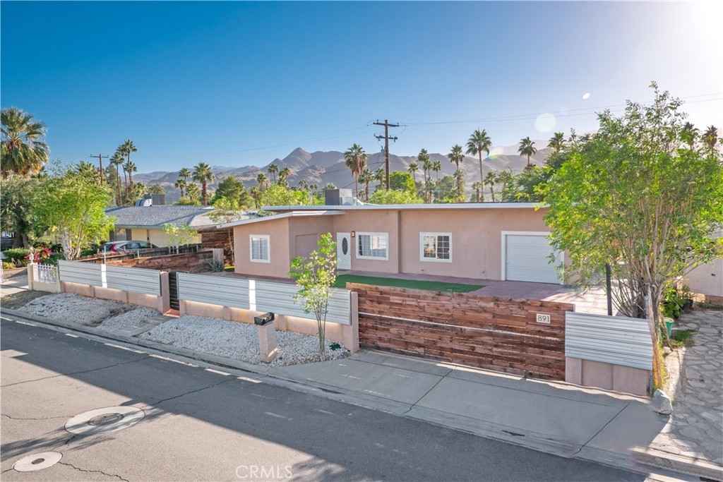 891 S Avenida Evelita  