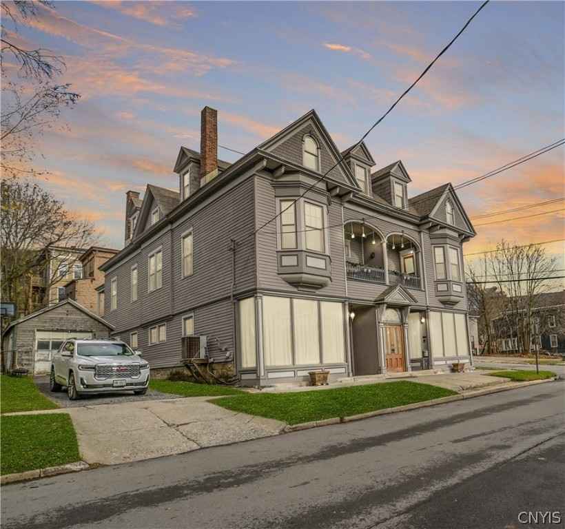 96 Burwell St  