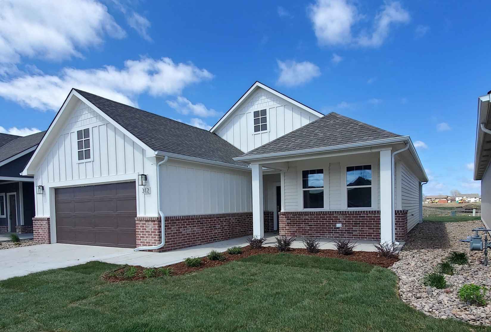 312 W Boxthorn  
