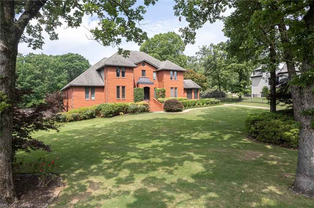 2000 Cobble Hl LN  