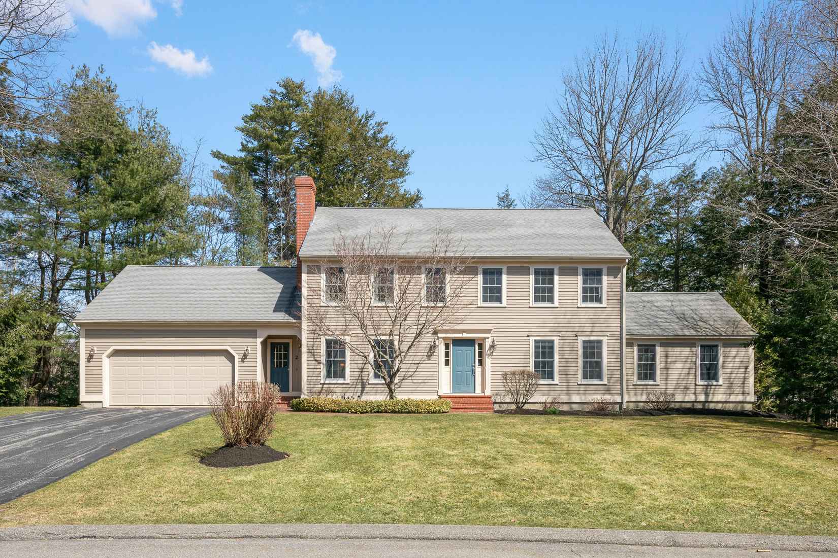 2 Hemlock Dr  