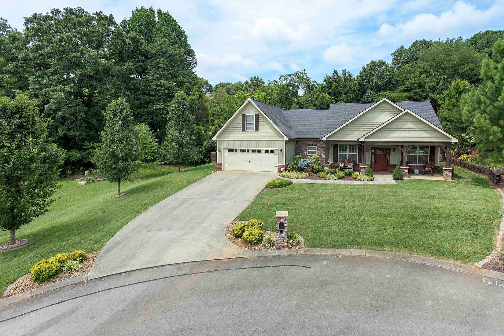 2701 Homestead Ct  