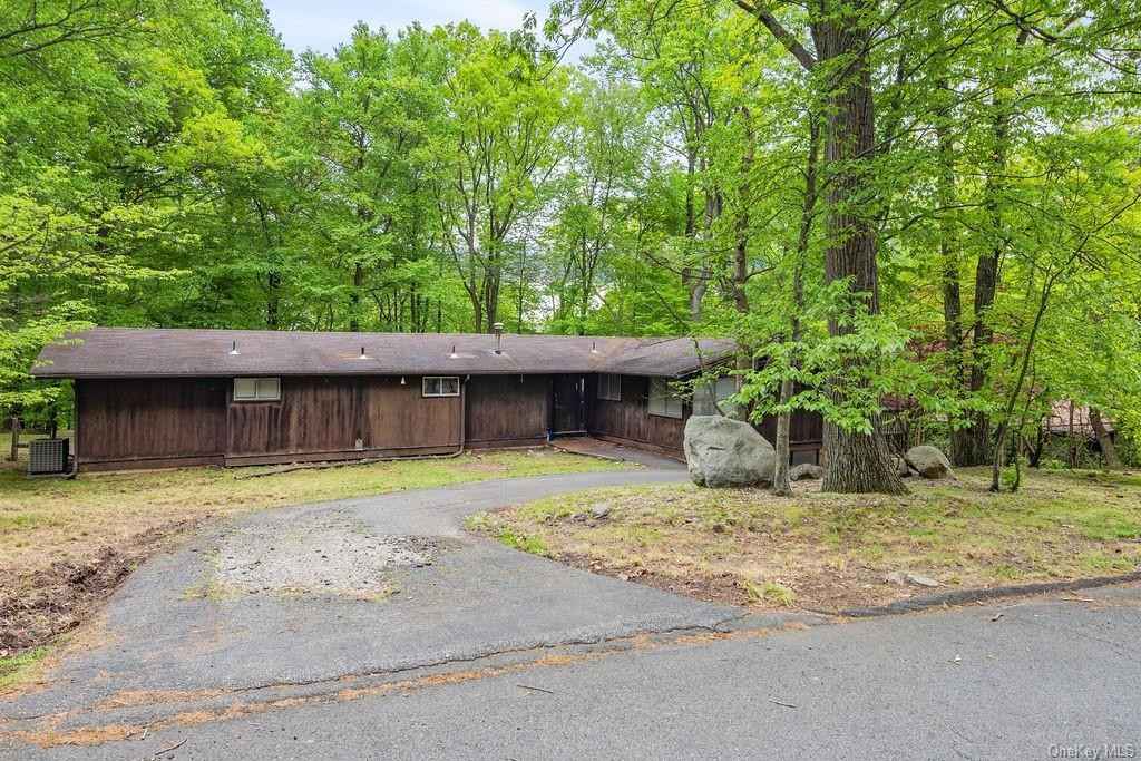 22 Halley Dr  