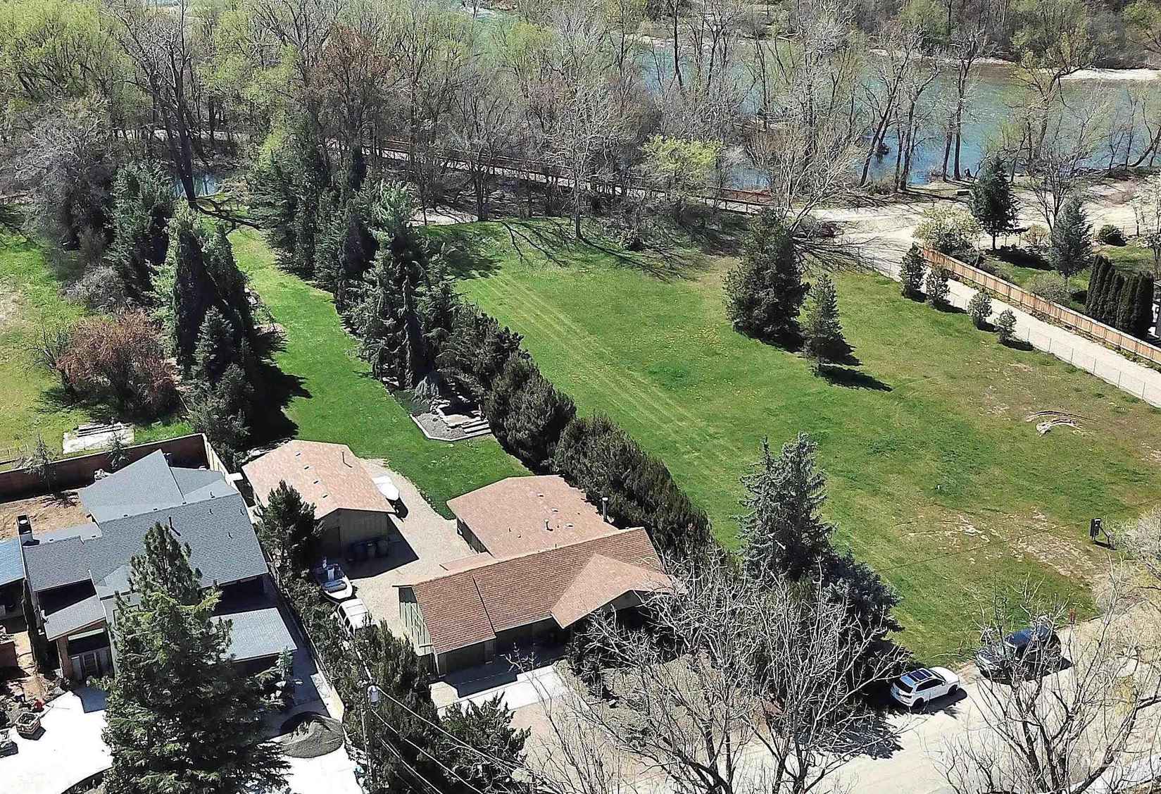 5321 W Wylie  