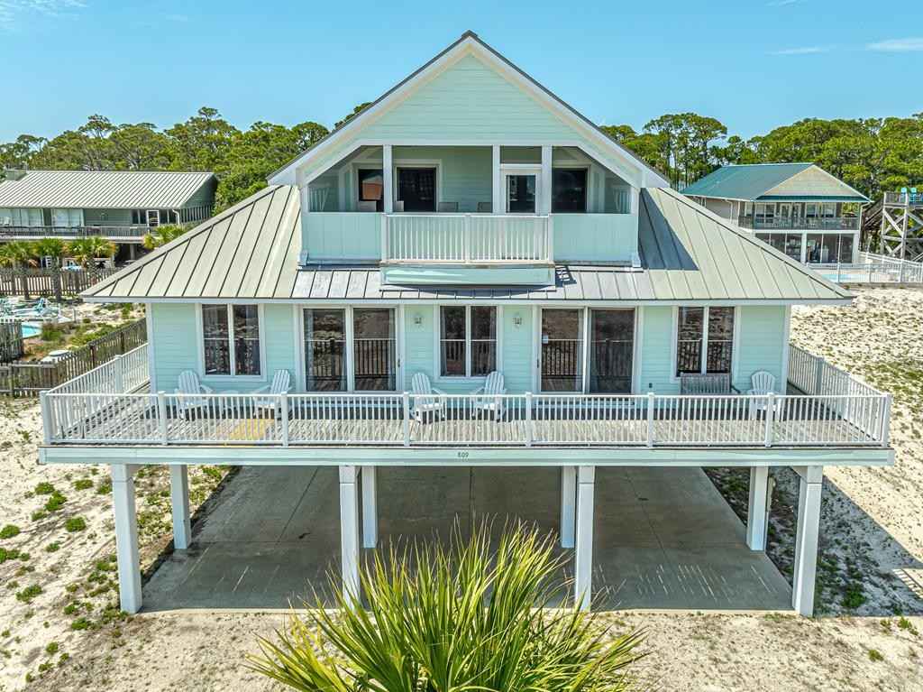 809 E Gulf Bch Dr  