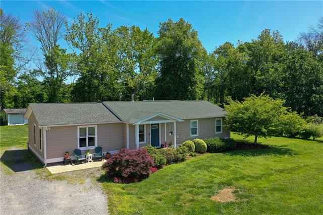 899 Bluff Pt Rd  