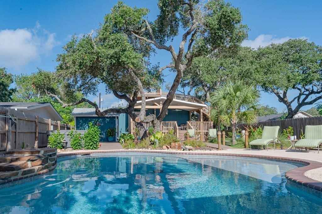 1024 N Magnolia  