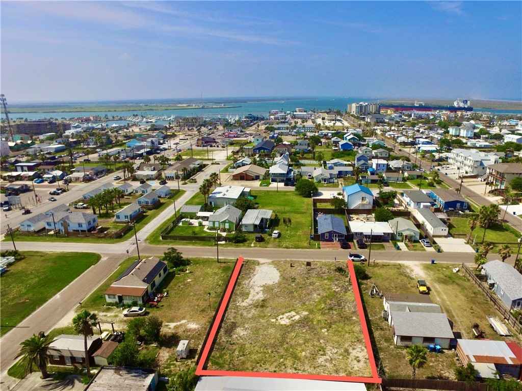 216 E Roberts Ave  