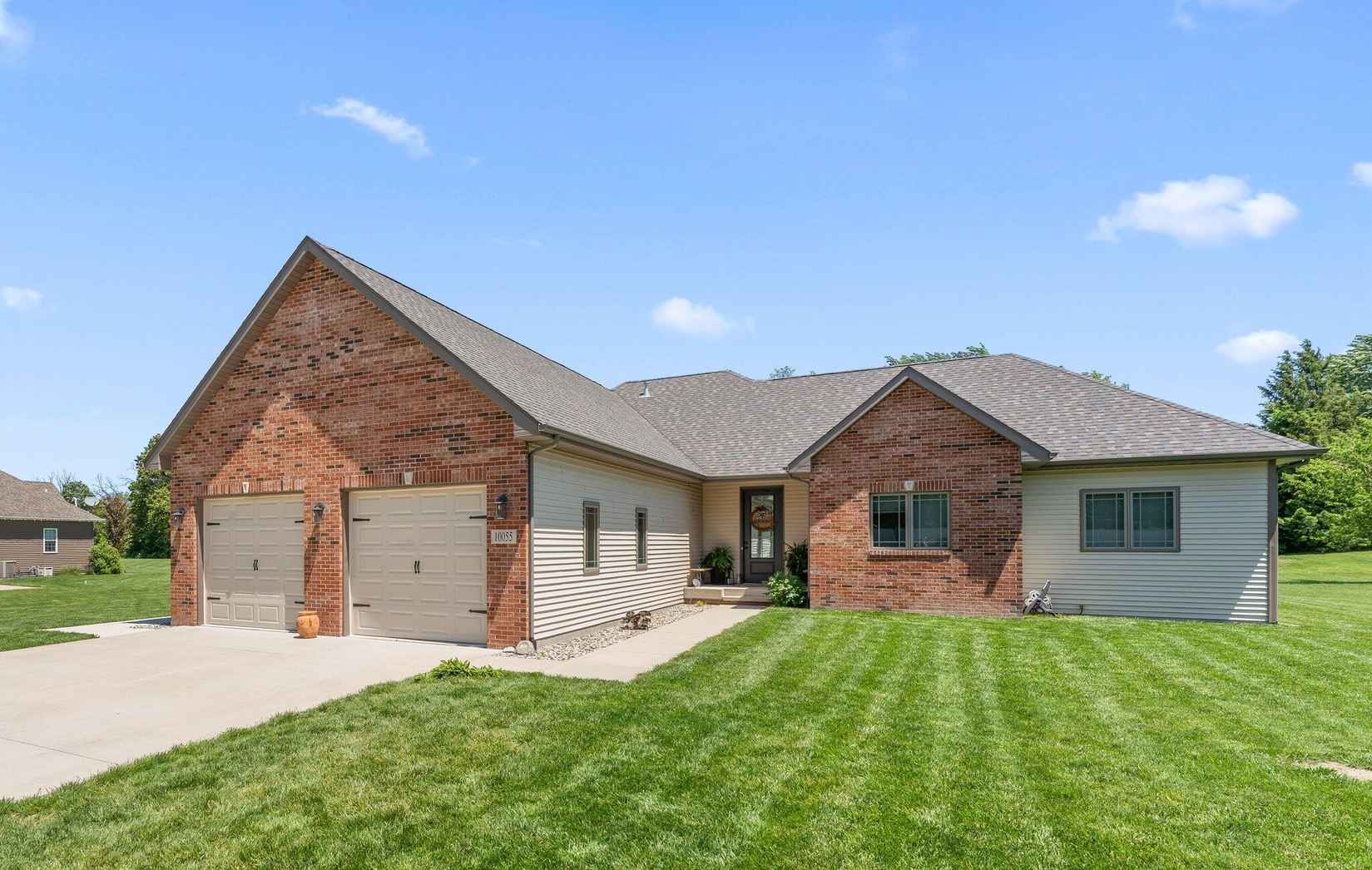 10055 Rolling Hls Dr  