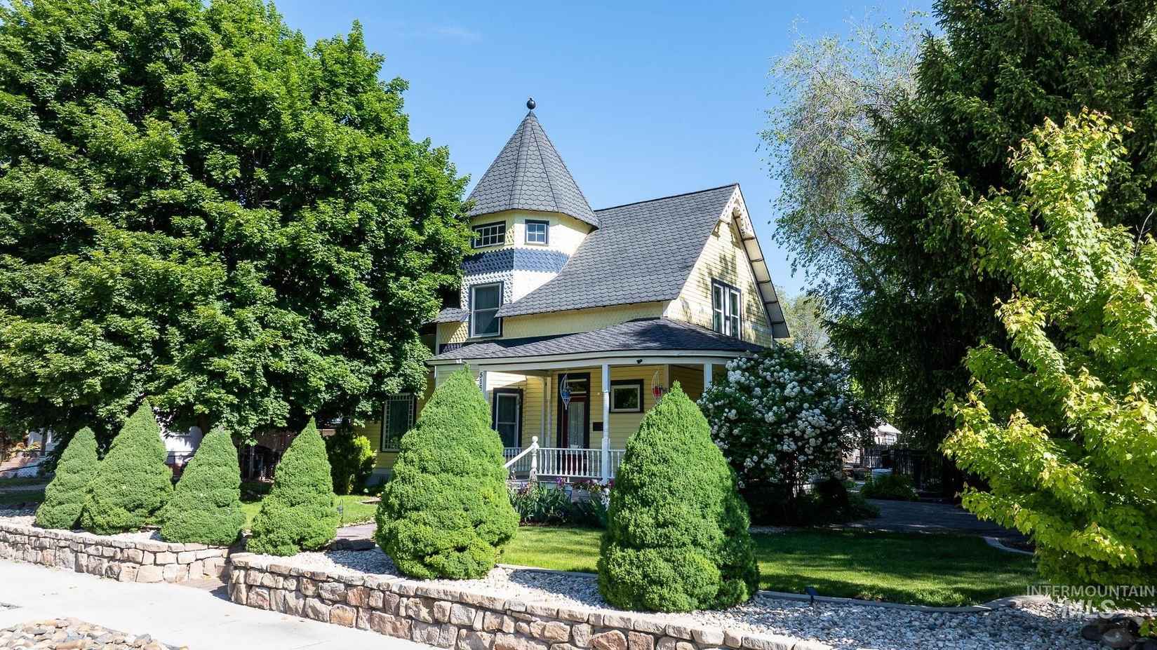 516 E Main St  