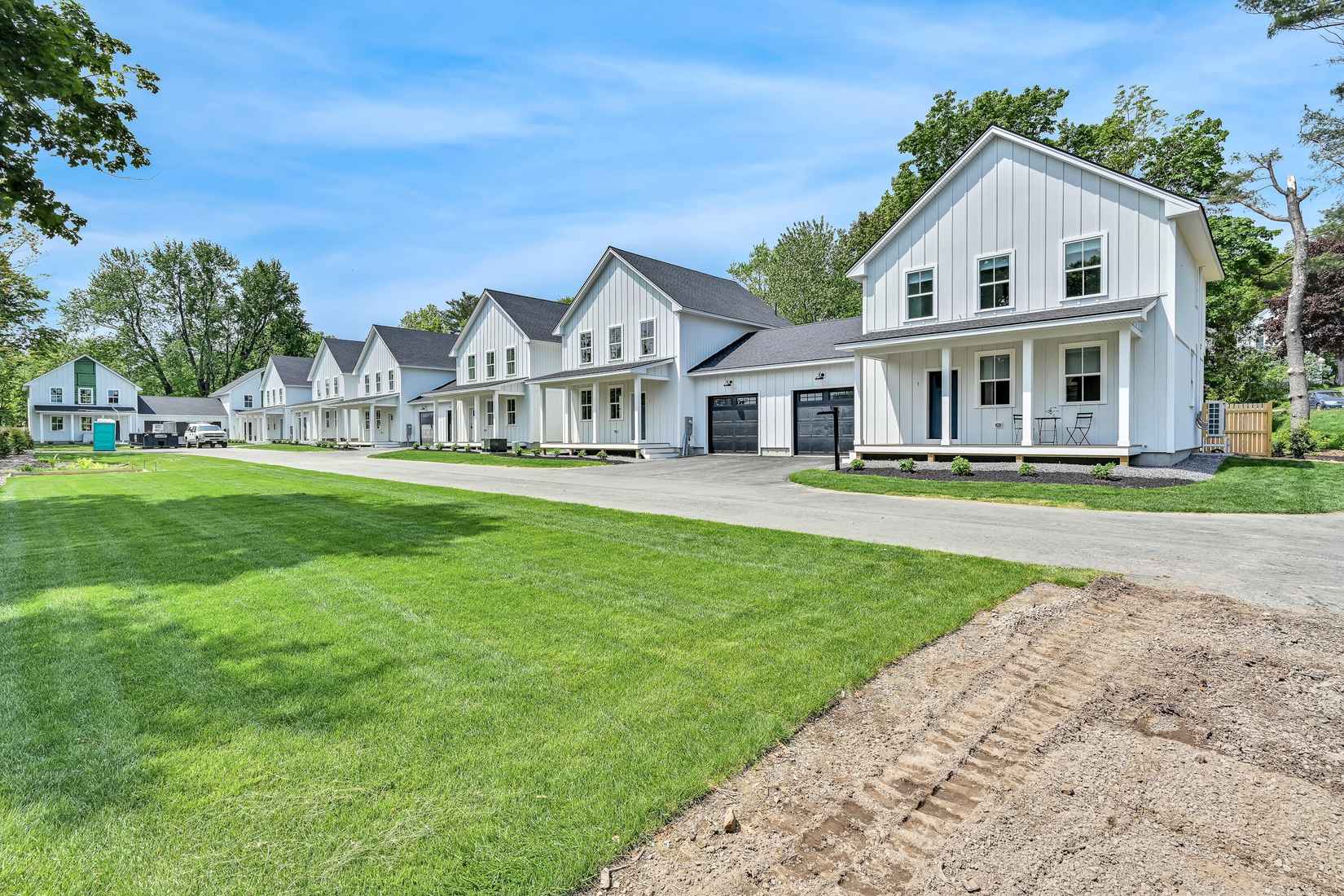 3 Magnolia Ln  