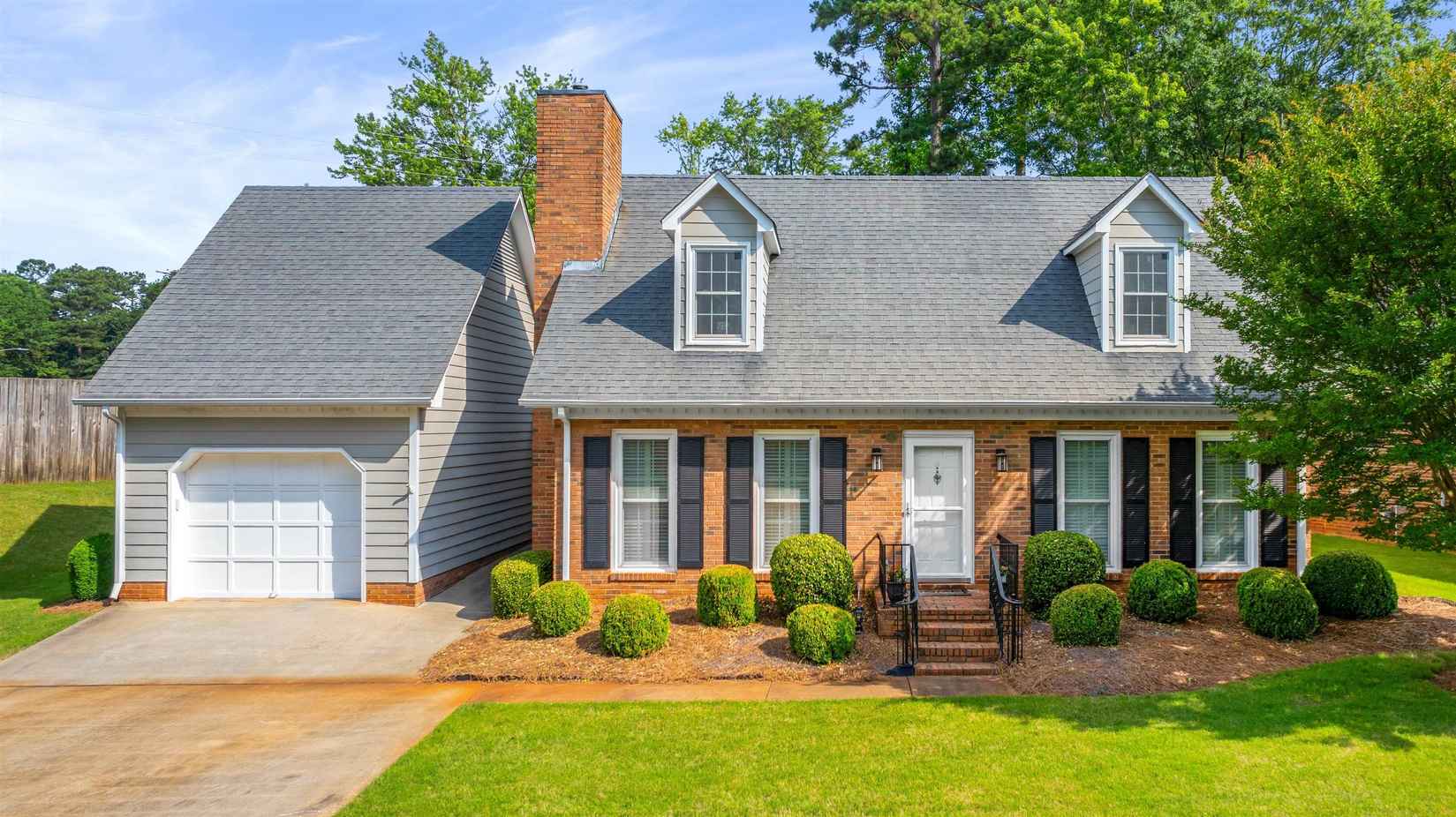 10 Arbour Ln  