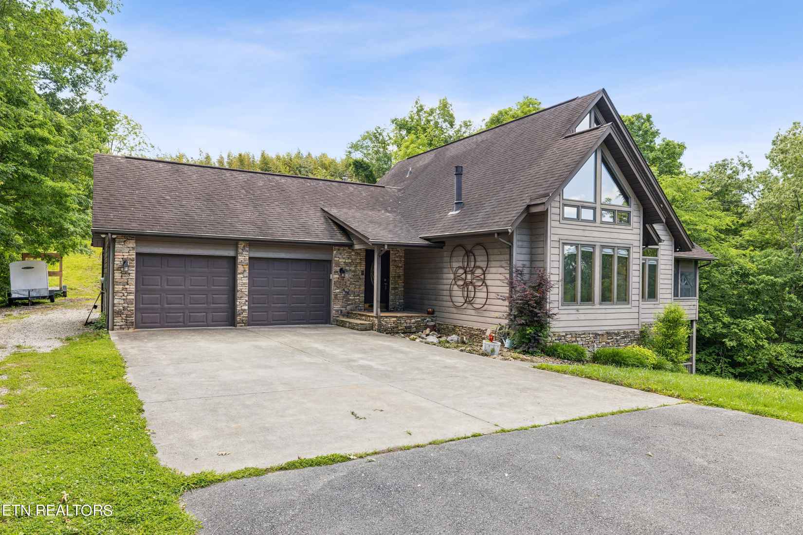 420 Fawn Dr  