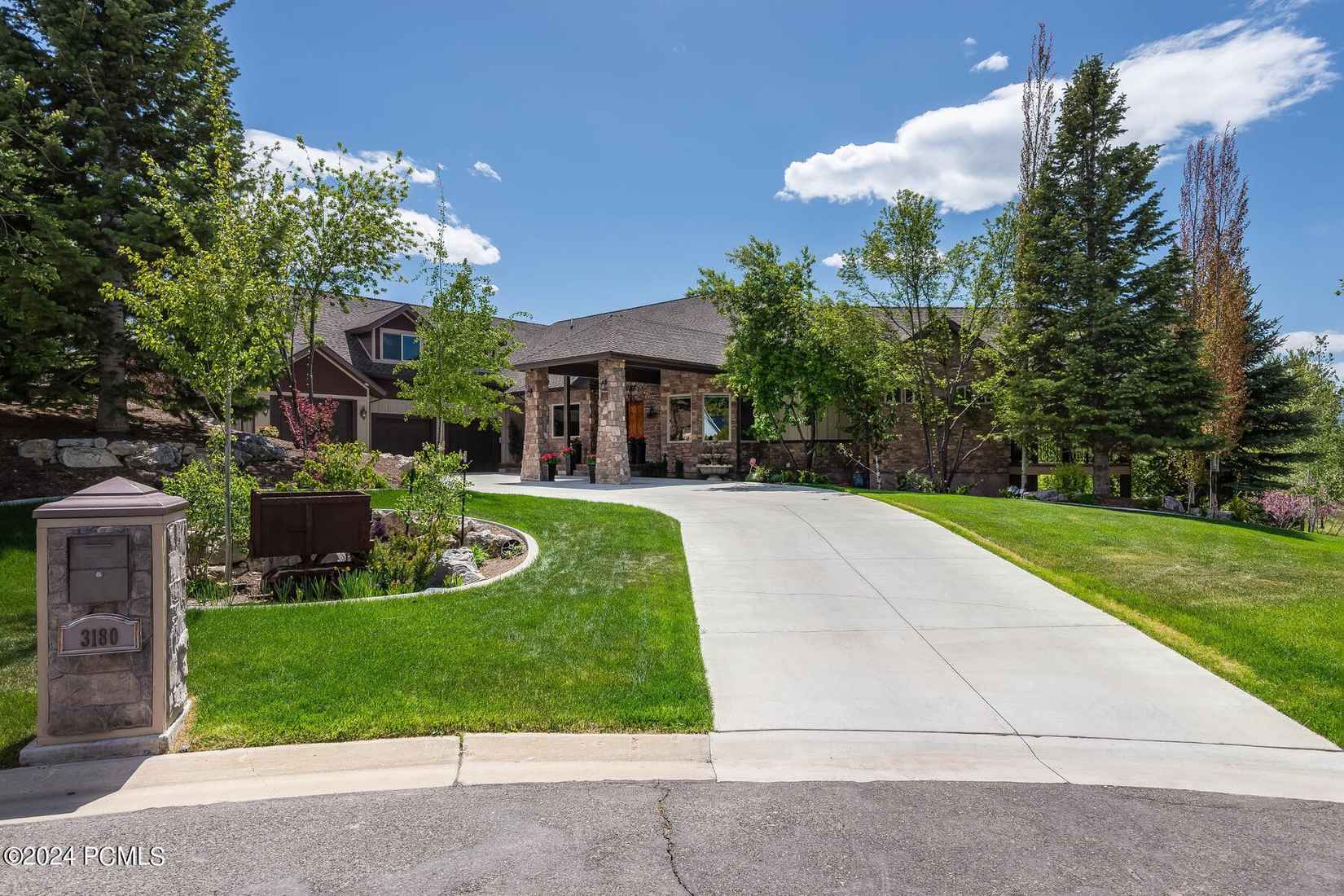 3180 E Stoney Crk Cir  