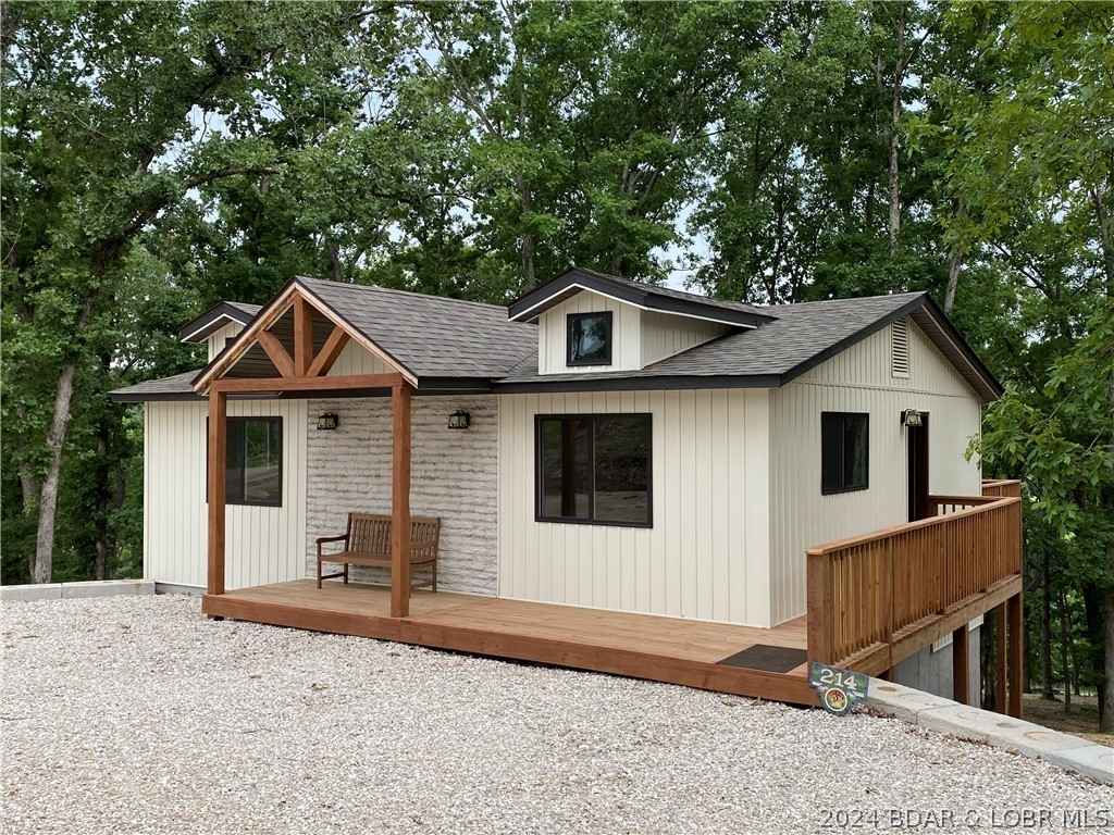 104 Legacy Ln S  