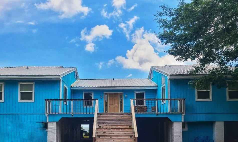 7153 Bay Rd  