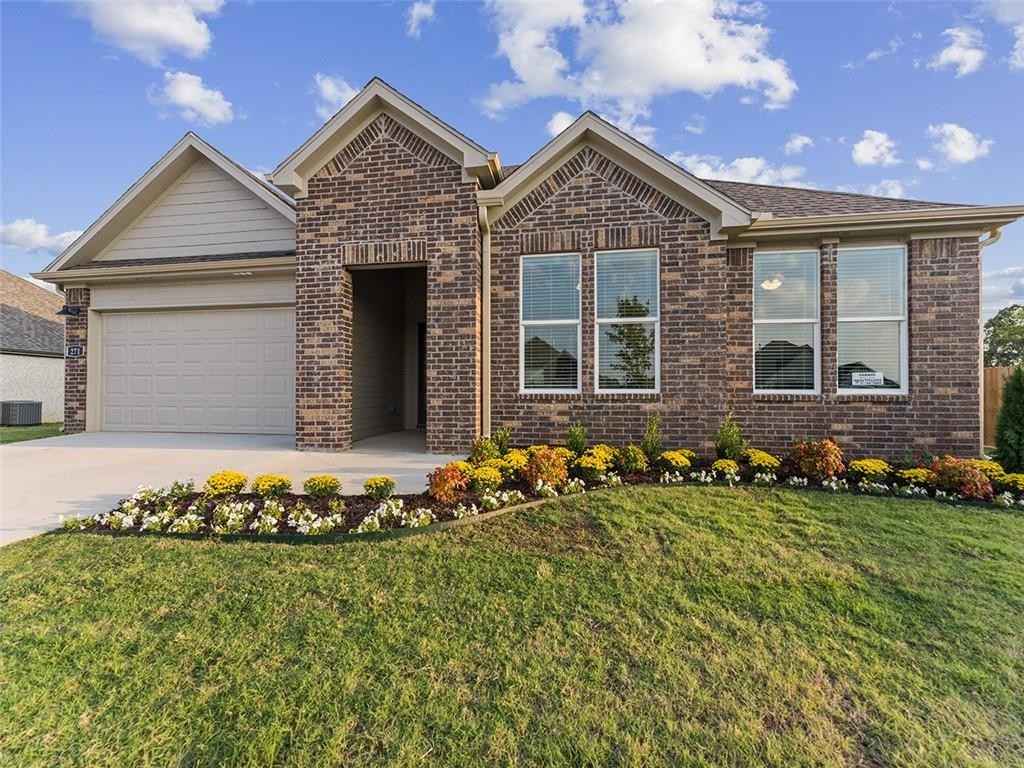 319 N Yona Ln  