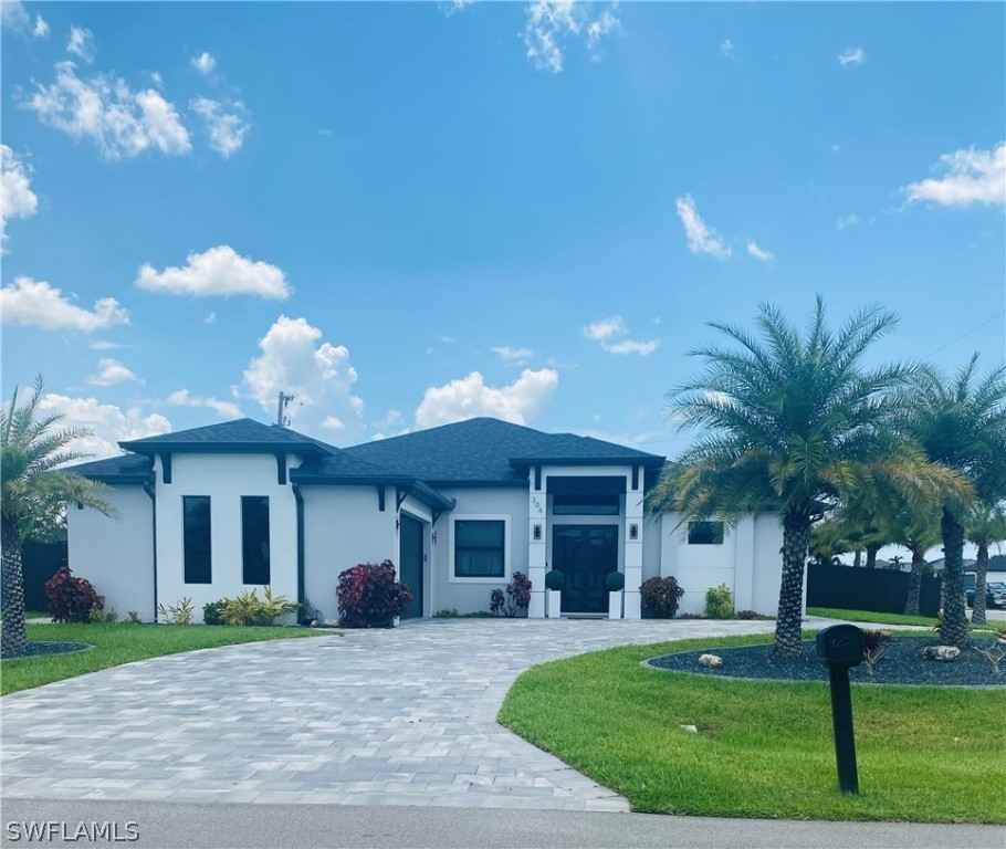 306 NW 3RD Pl  