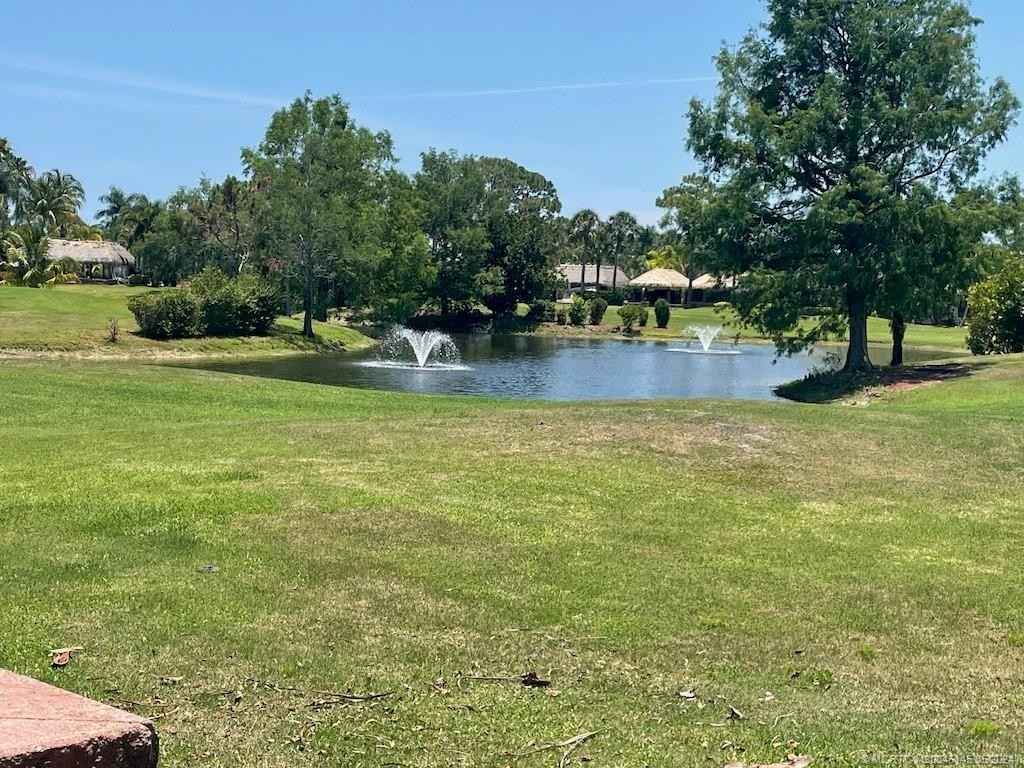 424 NW Chipshot Ln  