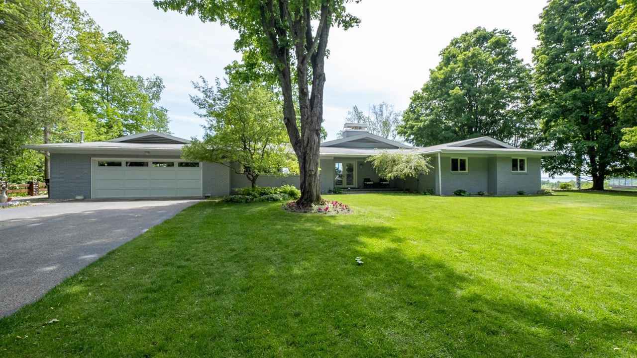 6918 Harbor - Petoskey  