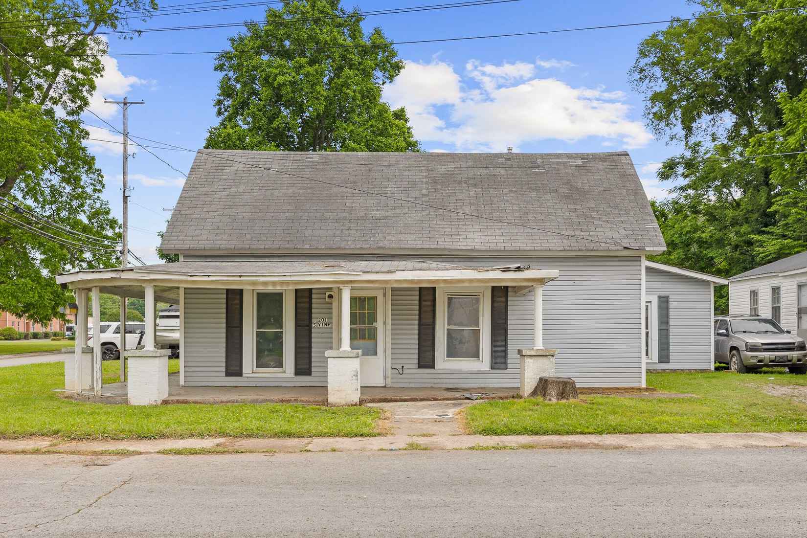 201 S Vine St  