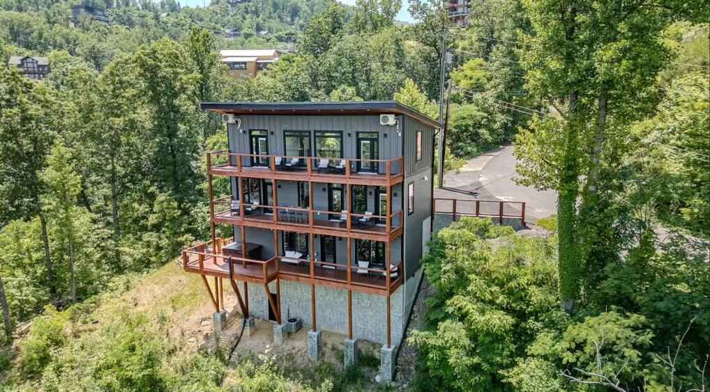 714 Pinecrest Dr  