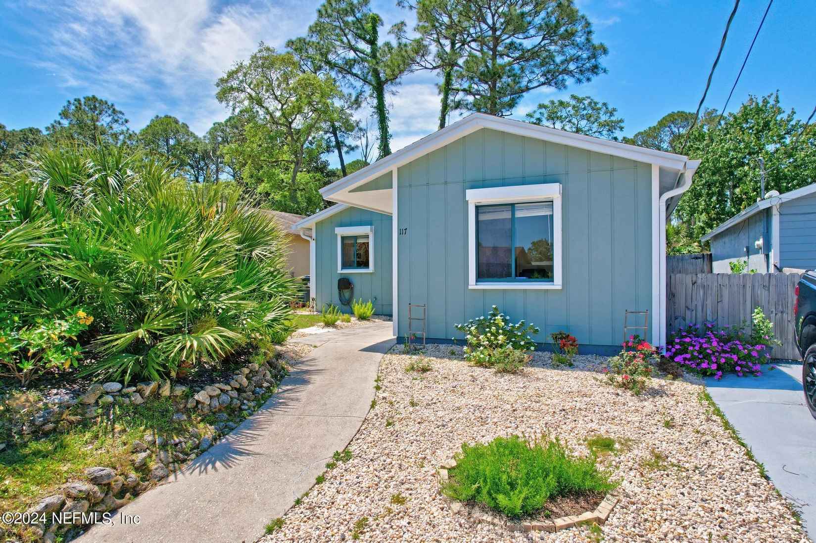 117 OAK Ln  