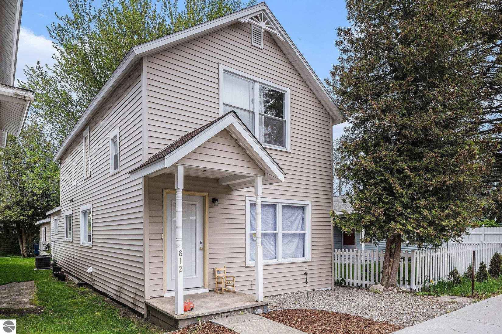 812 Frst Ave  
