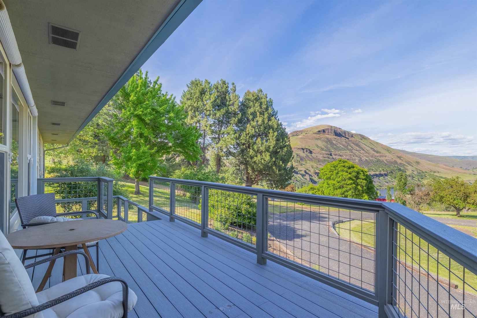 21292 Syringa Ln  